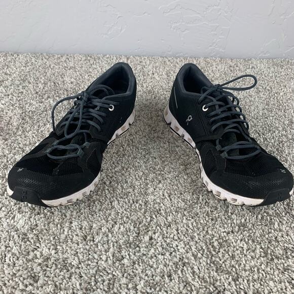 On Cloud 5 Running Shoes Womens Size 10 Black Lace Up Walking Athliesure - Picture 1 of 9
